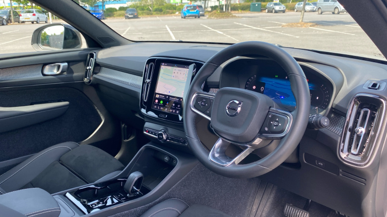 Volvo XC40 2.0 B3P Plus Dark 5dr Auto Petrol Estate